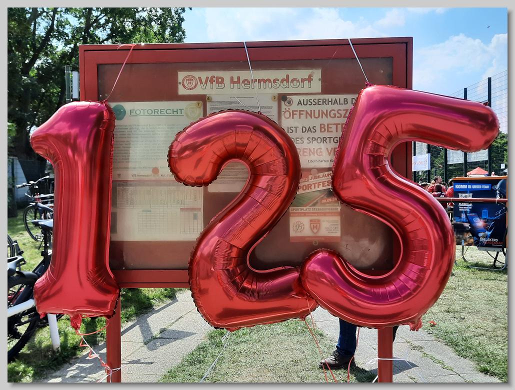 Jubiläumssportfest 125 Jahre VfB Hermsdorf: Initiative Reinickendorf überreichte symbolischen Scheck