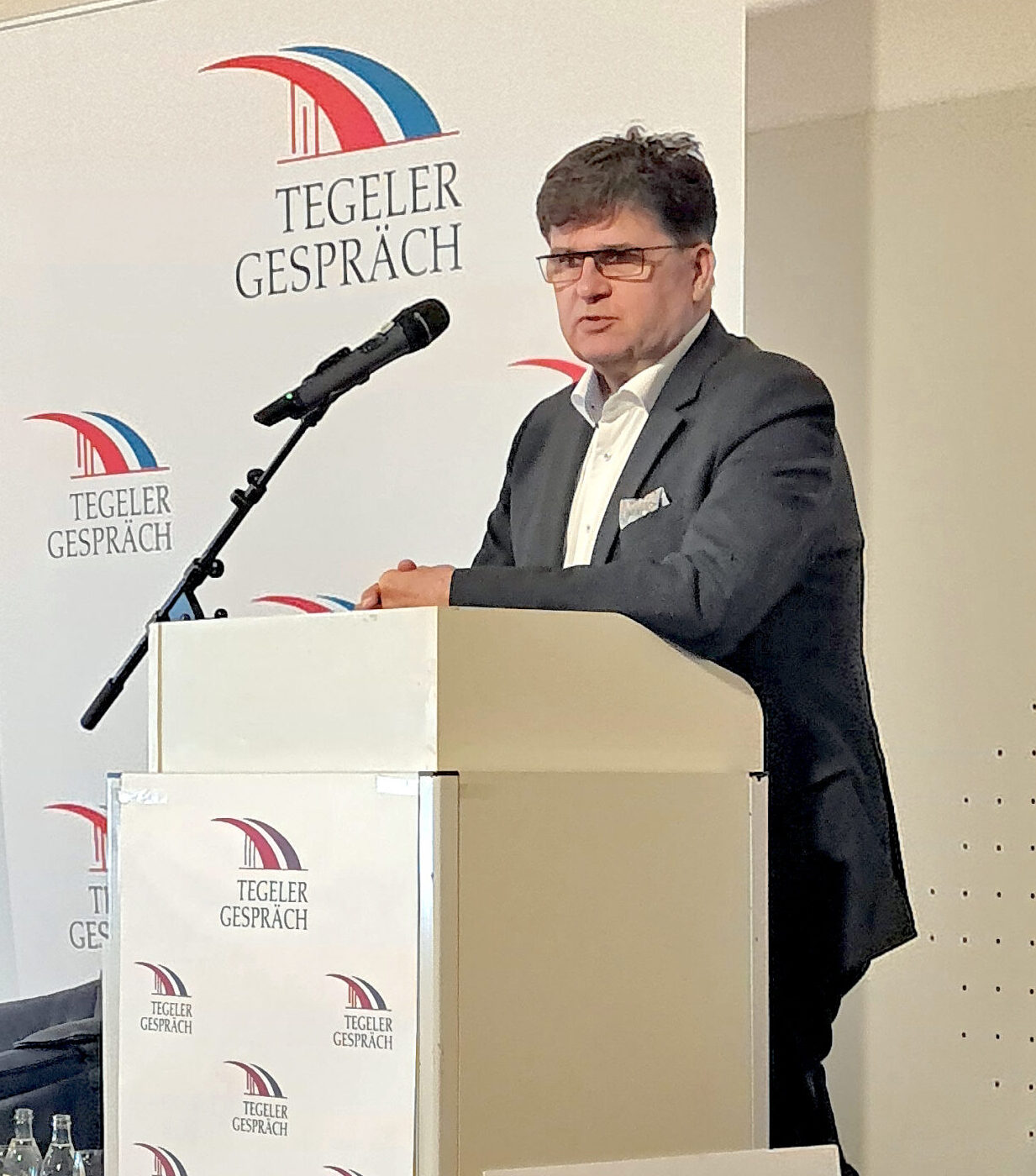 Ein Scheck für die Lebensretter