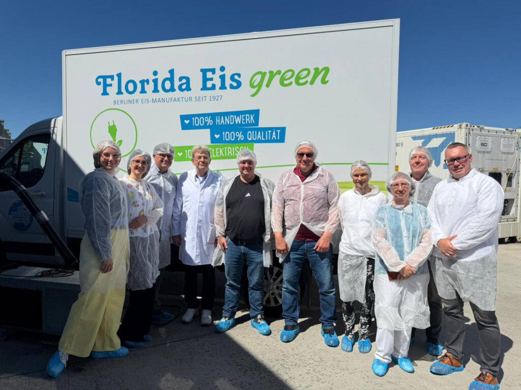 Im Rahmen der „Initiative Reinickendorf on tour“ besuchten Mitglieder am 27. Mai die Produktionsstätte des Unternehmens